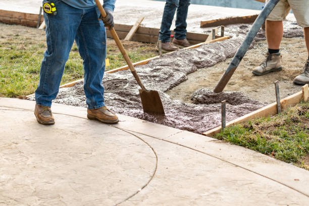 Best Custom Concrete Contractor  in Farmersburg, IN